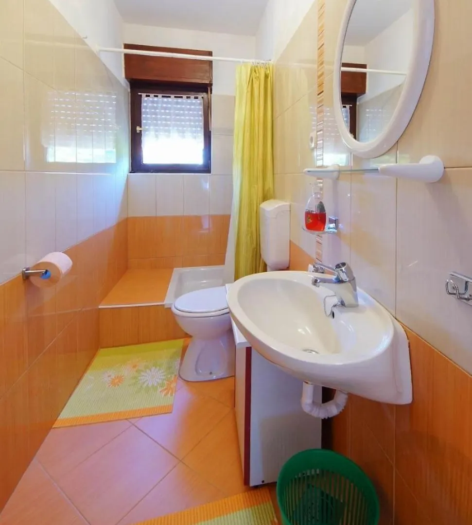 Apartments Petar - Garden With Bbq Kampor Croatia
