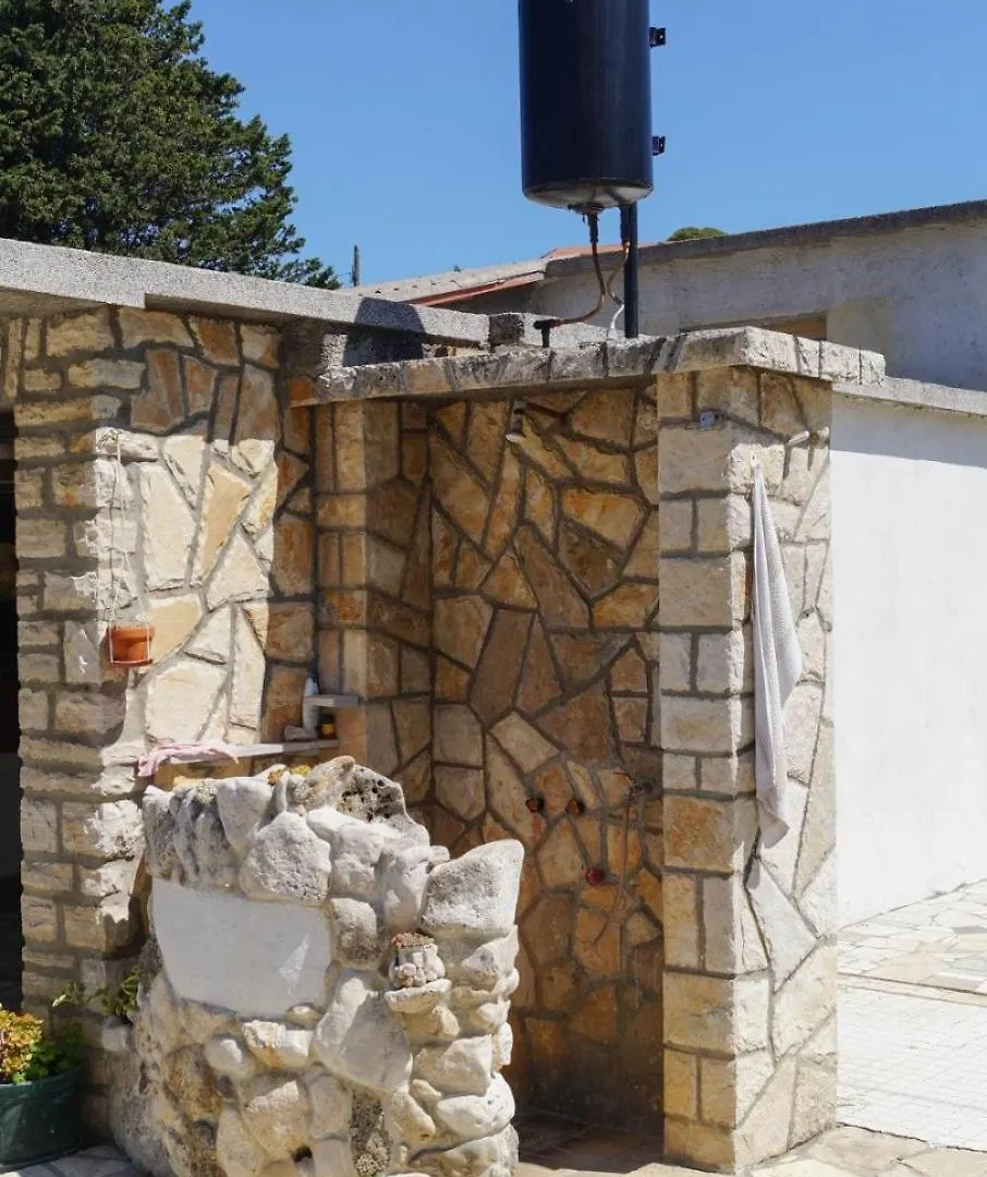 Apartments Petar - Garden With Bbq Kampor Croatia